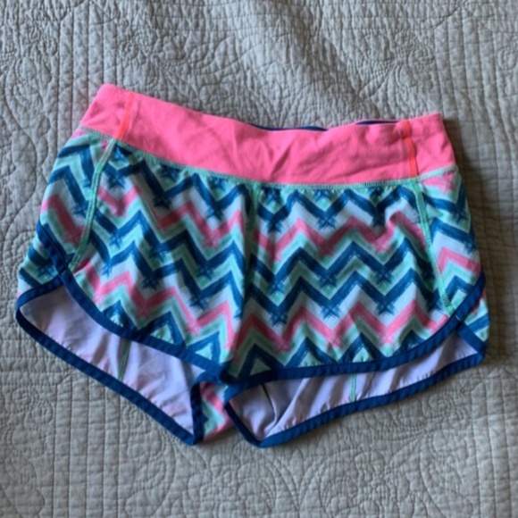 Ivivva Shorts - Picture 1 of 3